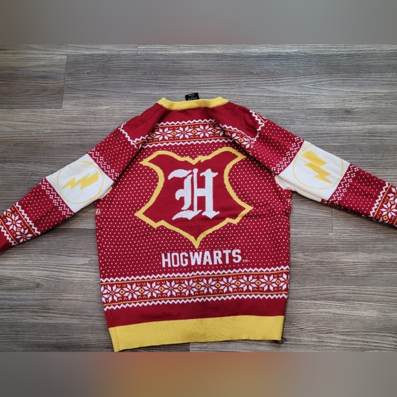 Wizarding World Harry Potter Christmas Cardigan/Long Sleeve Sweat Shirt Bundle - Picture 11 of 12